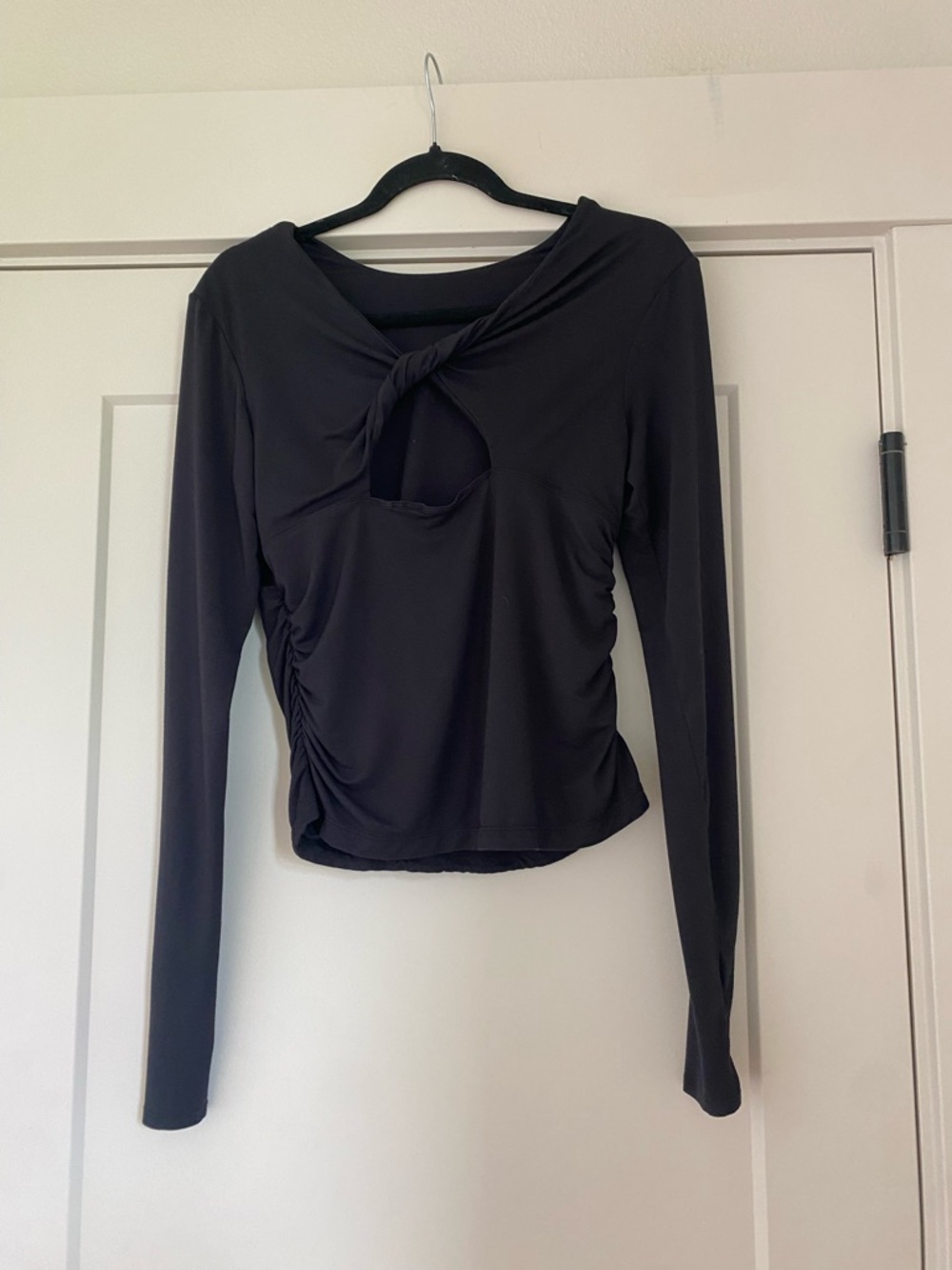 Blogilates Long Sleeve Black Ruched Side Tee - Picture 2 of 3